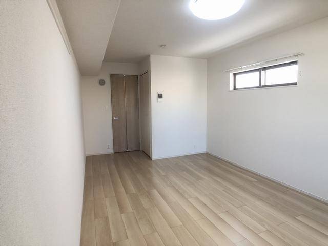 居室・リビング　明るいお部屋です