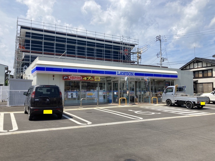 コンビニ　ローソン十日町寿町三丁目店（コンビニ）まで140m