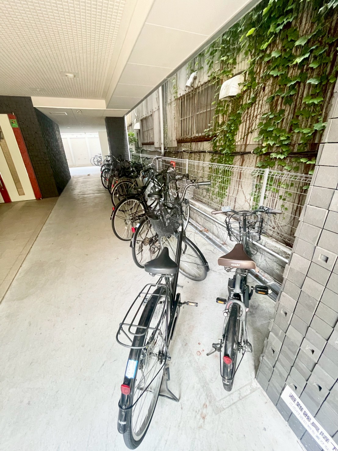 駐車場　駐輪場