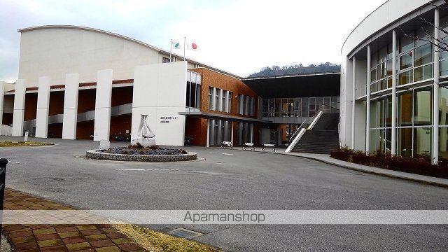 図書館　本郷生涯学習センター本郷図書館（図書館）まで2300m