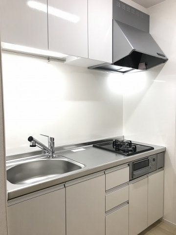 キッチン　コンパクトなキッチンで掃除もラクラク