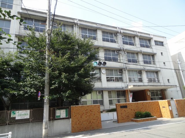 中学校　大阪市立八阪中学校（中学校）まで153m