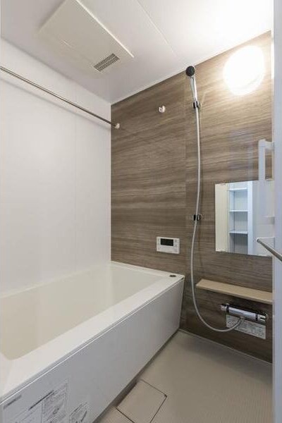 バス・シャワールーム　※写真は同タイプ住戸です。