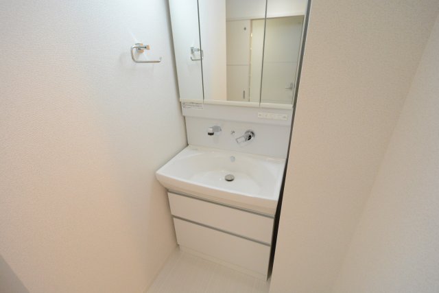 洗面設備　三面鏡付洗面化粧台です！