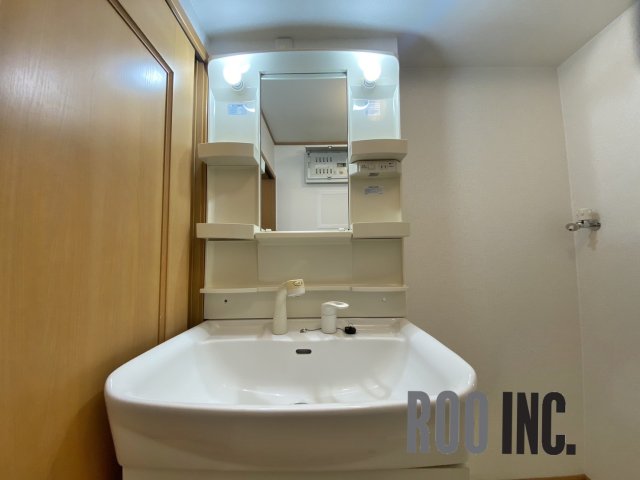 バス・シャワールーム　写真は反転のお部屋です