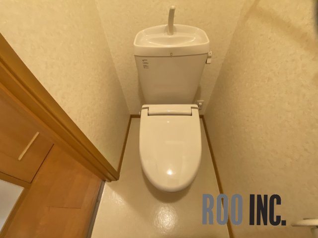 トイレ　写真は反転のお部屋です