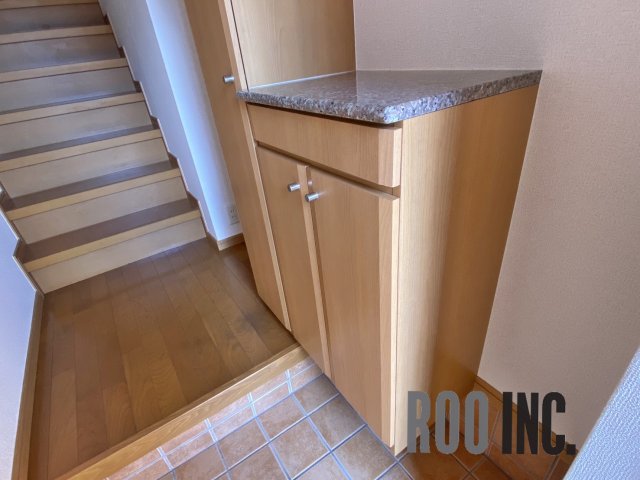 収納　写真は反転のお部屋です