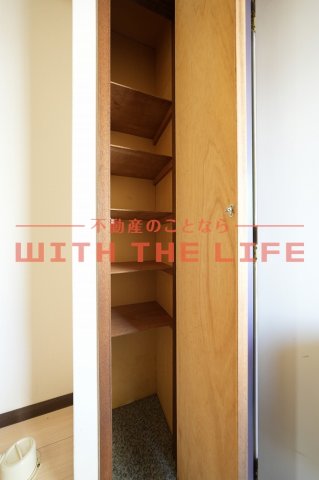 玄関　収納もある玄関です