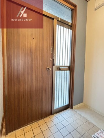 玄関　収納もある玄関です