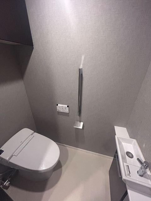 トイレ　温水洗浄暖房便座