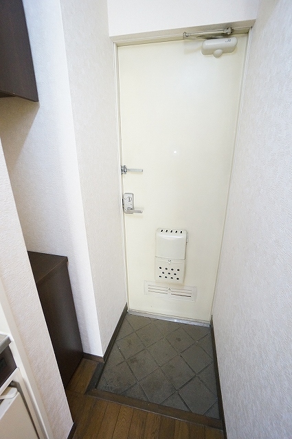 玄関　別号室の写真となります。
