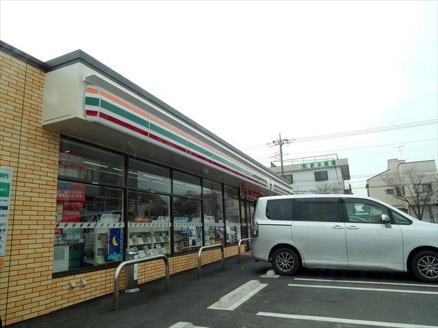 コンビニ　セブンイレブン（コンビニ）まで200m