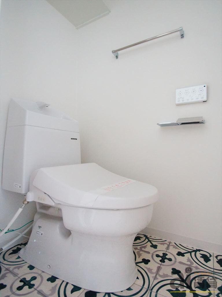 トイレ　※同仕様写真です