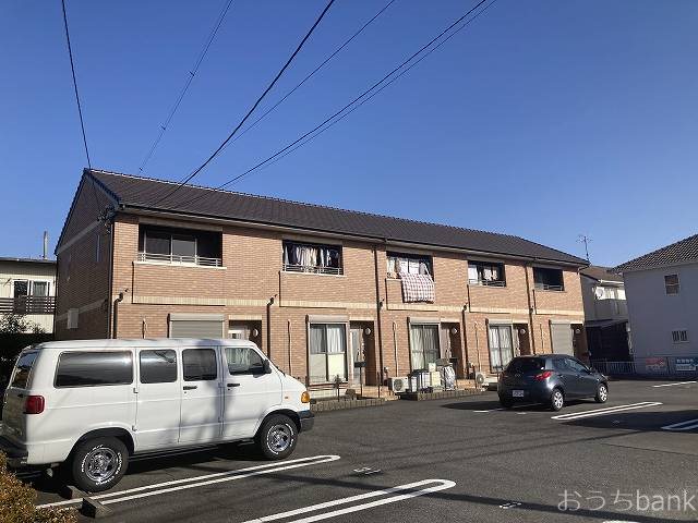 建物外観　日当たり良好なメゾネットタイプの物件です。