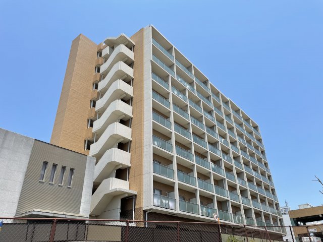 建物外観　オートロック付きで安心です♪