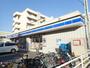 コンビニ　ローソン 名東上社一丁目店（コンビニ）まで285m