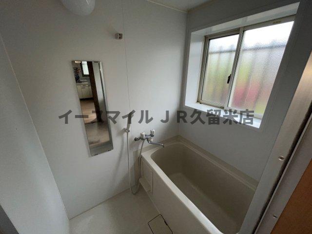 バス・シャワールーム　落ち着いた空間のお風呂です