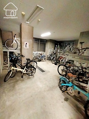 駐車場　駐輪場の空きはご確認ください