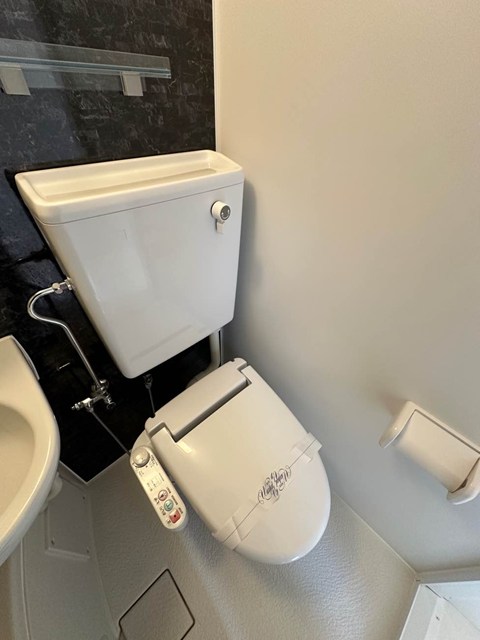 トイレ　※参考写真※バスルームにあるトイレです！水廻りのお掃除が一気