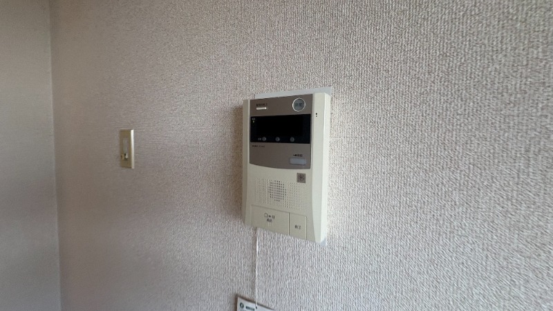 セキュリティ　モニター付きインターホン