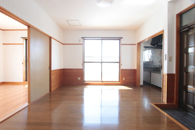 居室・リビング　ダイニングキッチン9.2帖★オシャレな腰板壁★