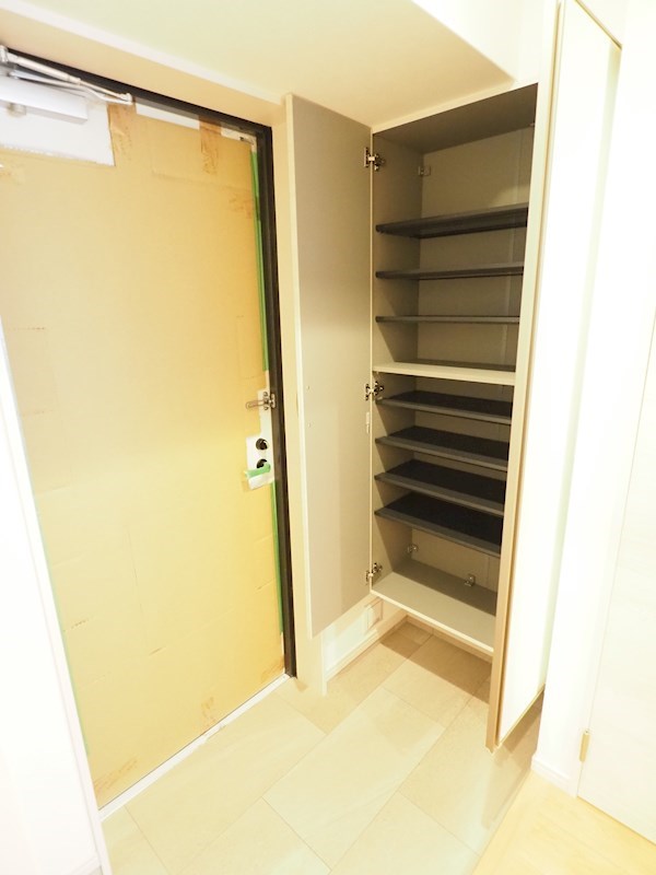 玄関　しっかり収納。シューズBOX。