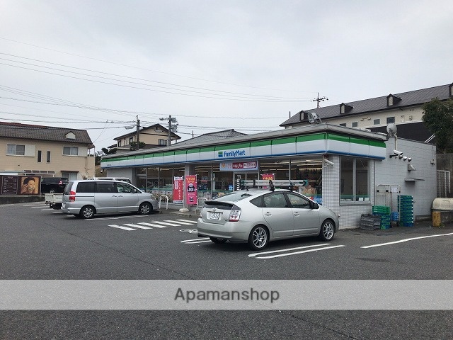 コンビニ　ファミリーマート（コンビニ）まで2445m
