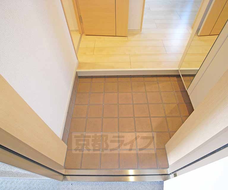 玄関　広々とした玄関です。