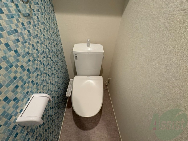 トイレ　こちらはトイレになります。ウォシュレット機能付です。