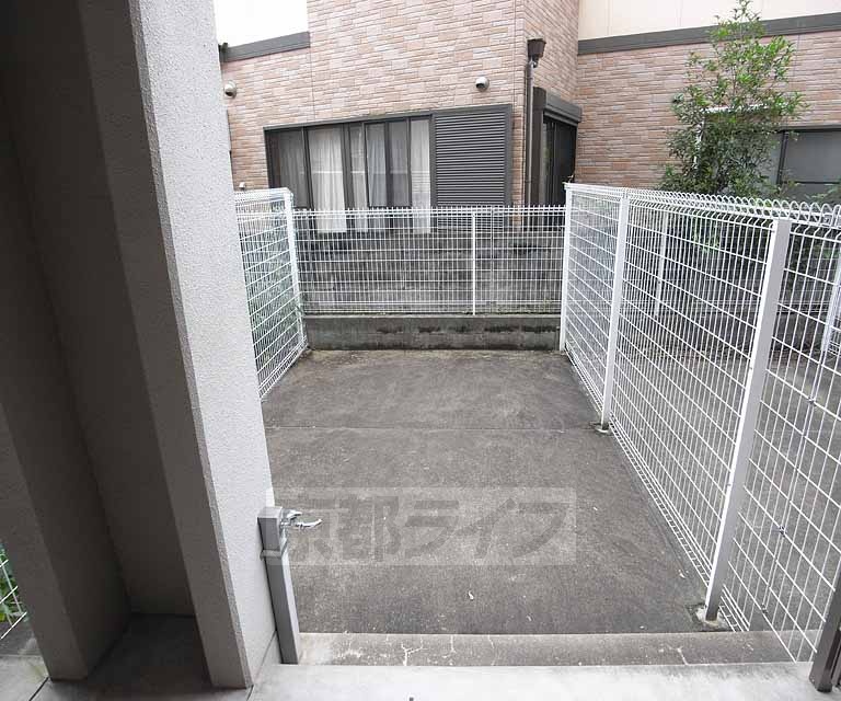 バルコニー　奥に広いバルコニーです