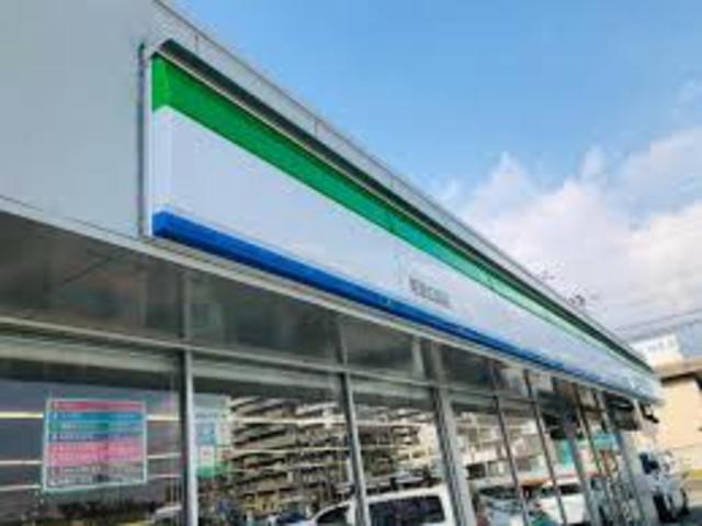 コンビニ　ファミリーマート　姫路広畑（コンビニ）まで421m