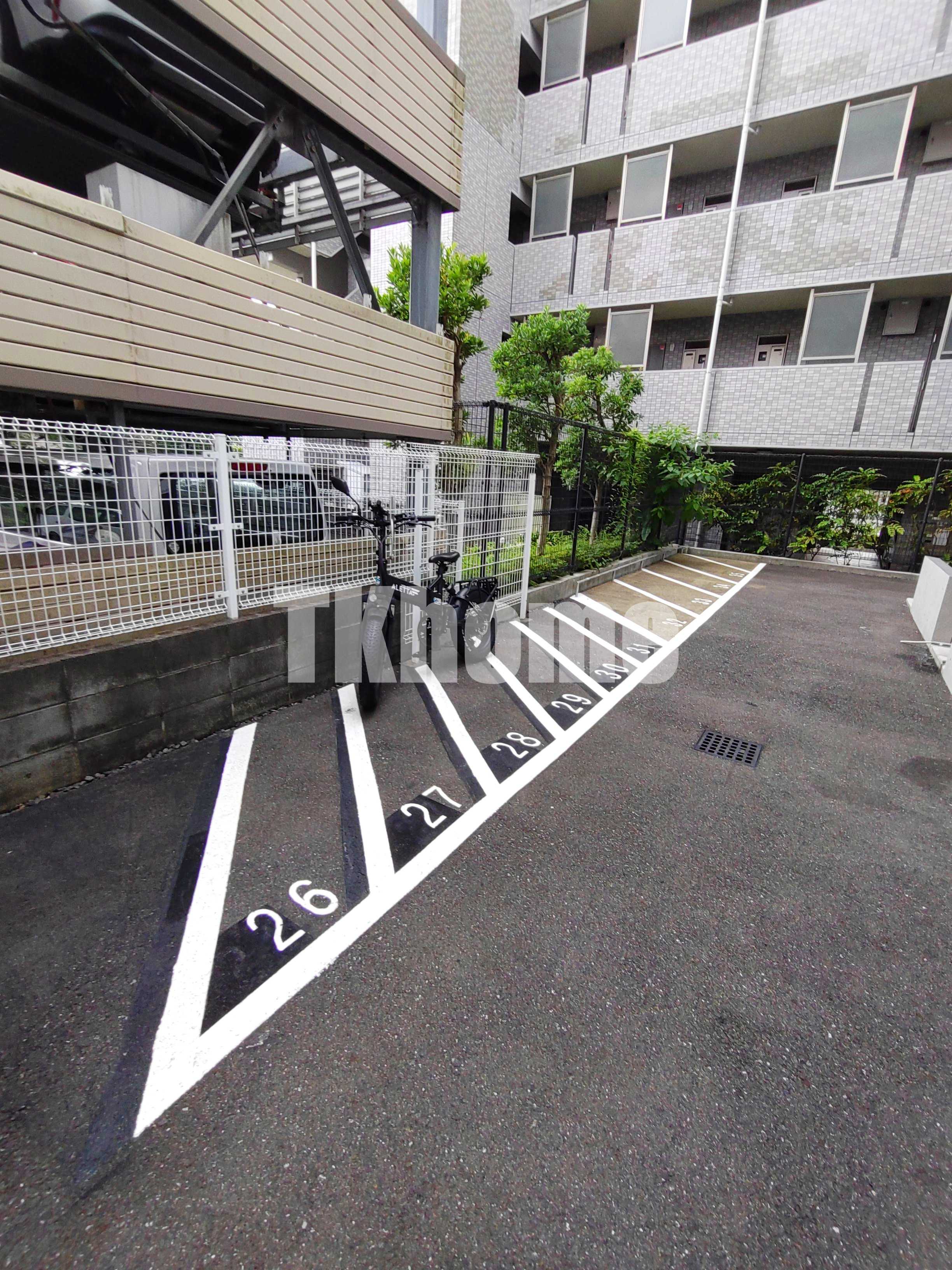 駐車場　駐輪場・バイク置き場完備