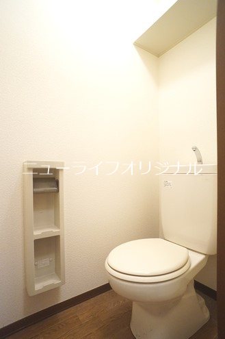 トイレ　独立したトイレ空間は清潔で快適です☆