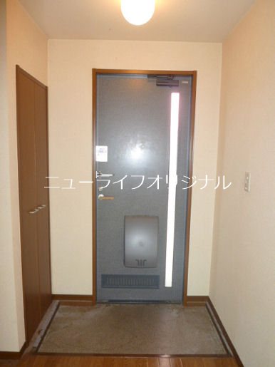 玄関　大きめのシューズボックス付きで玄関周りもスッキリ☆