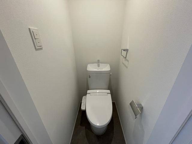 トイレ　ウォシュレット付きのトイレです。