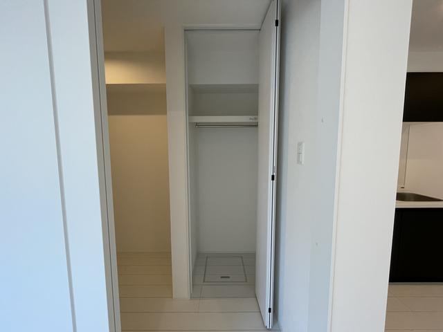 収納　高さのあるクローゼットですね。