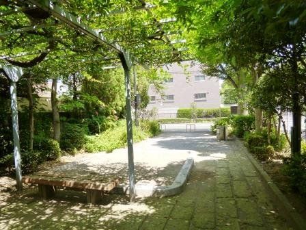 公園　上用賀四丁目公園（公園）まで590m