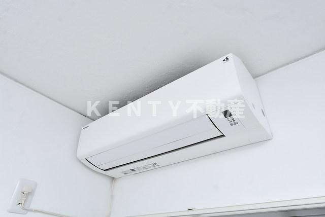 その他設備　落ち着いた色調の寝室です