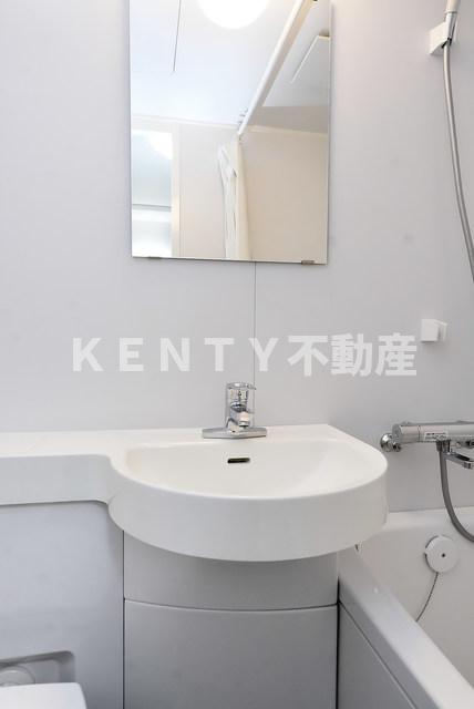 洗面設備　コンパクトで使いやすい洗面所