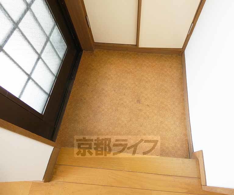玄関　すっきりとした玄関です。