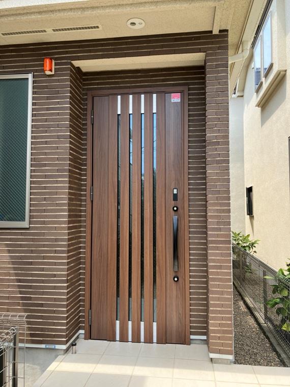 エントランス　落ち着いたエントランスです