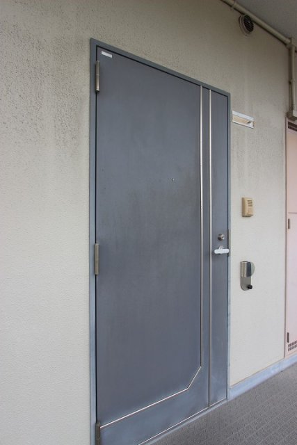 玄関　写真は別号室のものです。