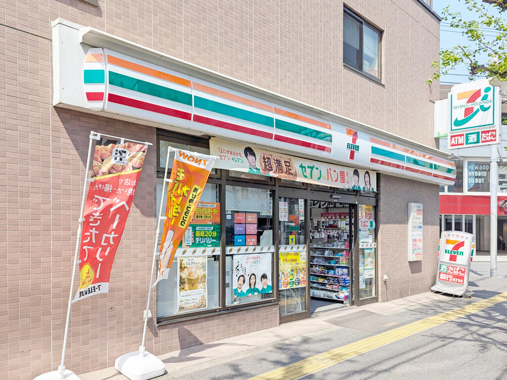コンビニ　セブンイレブン世田谷桜小前店（コンビニ）まで114m