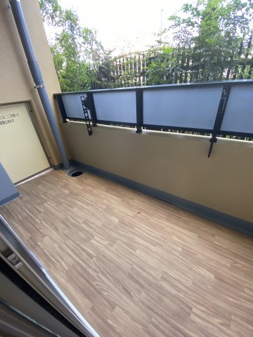 バルコニー　暖かな日差しのふりそそぐバルコニー