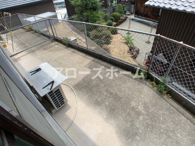 庭　※室内写真は前回募集の別タイプ２ＤＫです。仕様が異なる場合が