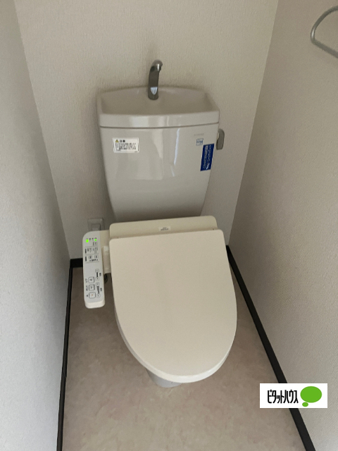トイレ　別部屋の写真です