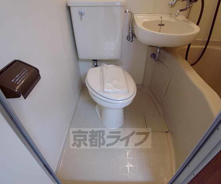 トイレ　ちょっとだけ広めのユニット？