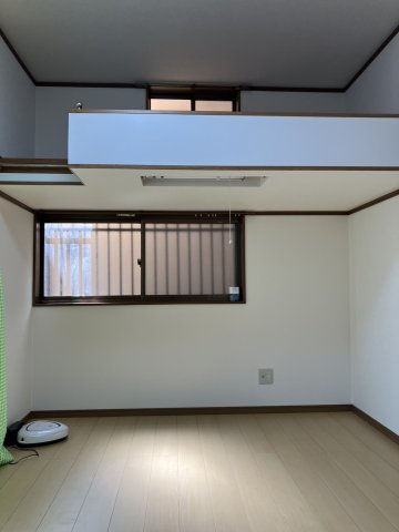 アザレアの居間写真