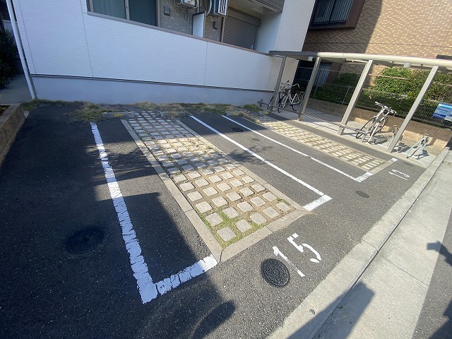 駐車場　敷地内駐車場！