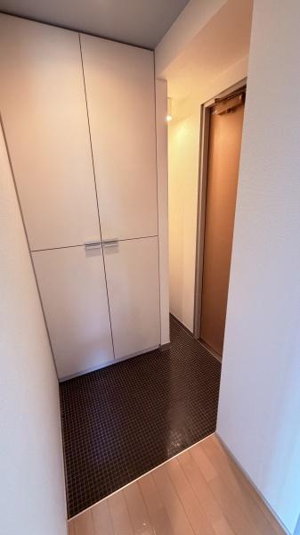 玄関　下駄箱